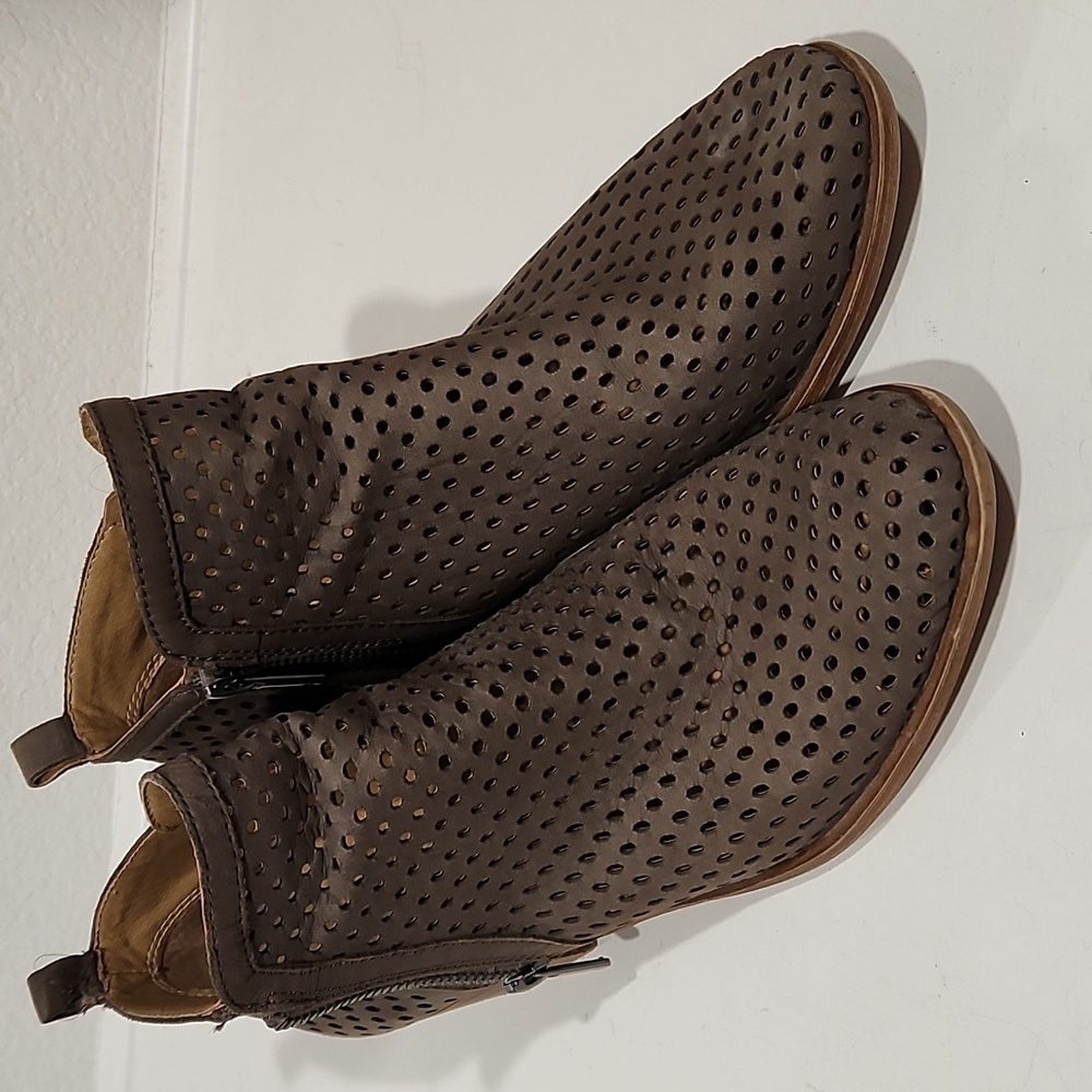 Lucky Brand booties